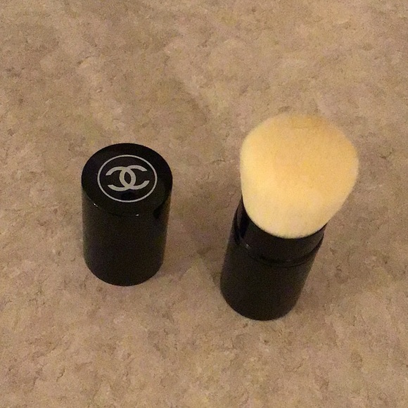 Chanel - Picture 2 of 3